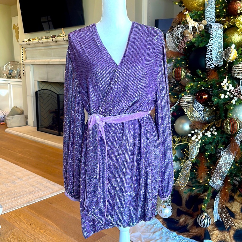 Retrofete super blinged out dress perfect for any occasion.